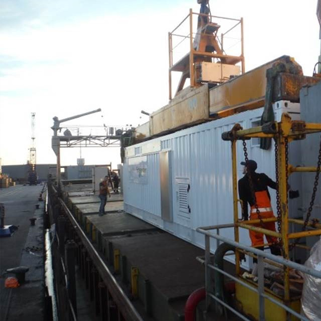 Sea freight and air freight